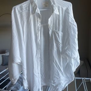 Beautiful oversized AE white button up
